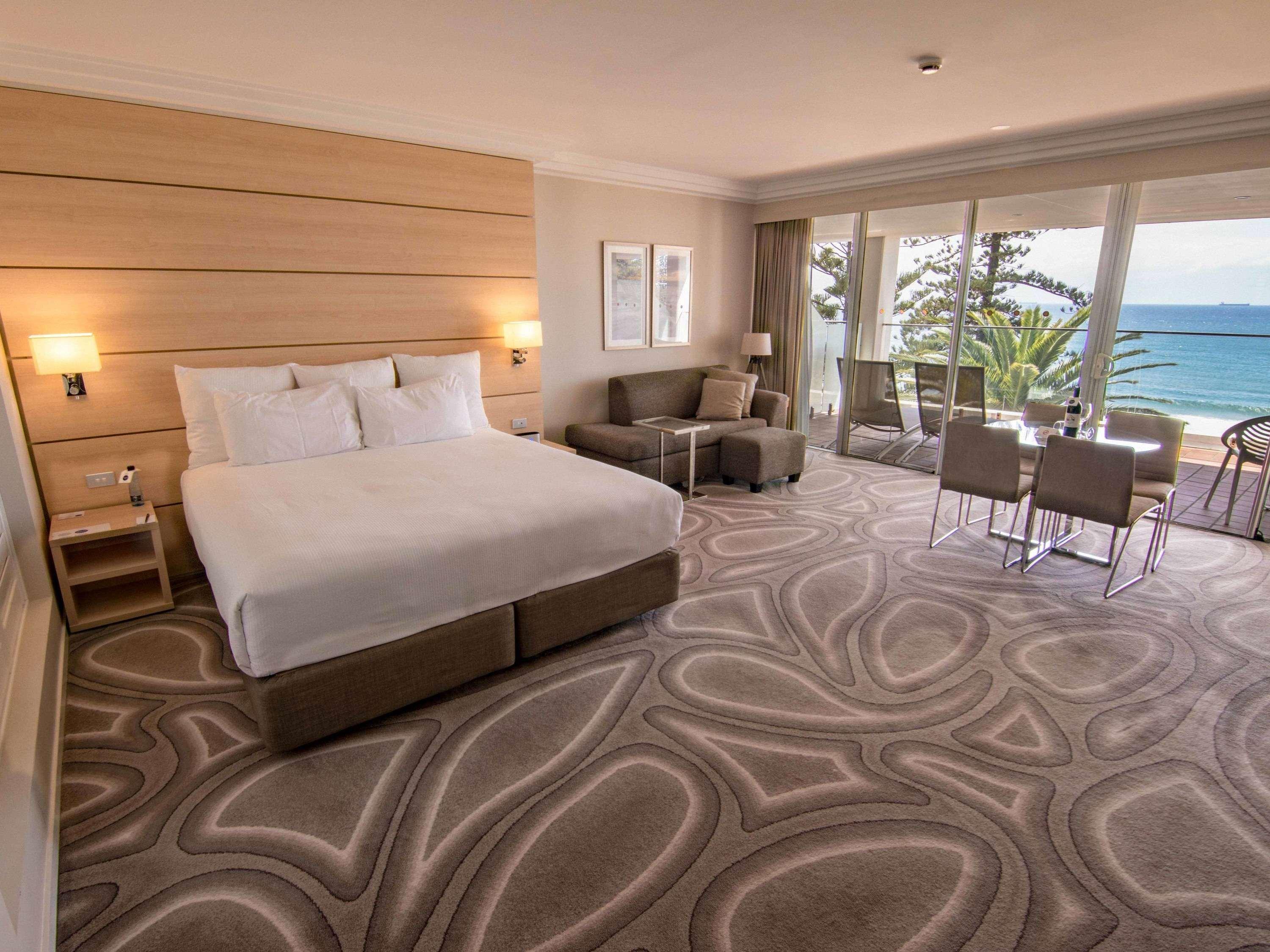 Novotel Northbeach 4*